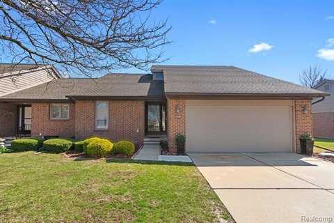 45800 MEADOWS Circle W, Macomb, MI 48044