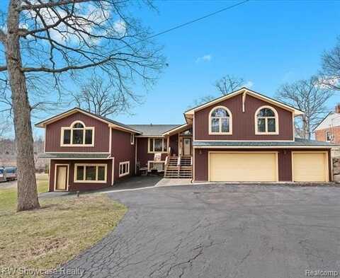 2745 LARI Court, West Bloomfield, MI 48324