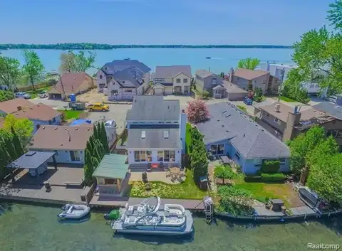 1411 RIVONA Drive, Waterford, MI 48328