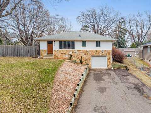 527 Granite Avenue N, Oakdale, MN 55128