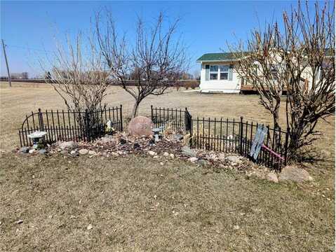 229 5th Street NE, Pennock, MN 56279