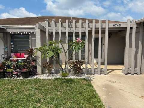 6748 Moonlit Drive, Delray Beach, FL 33446