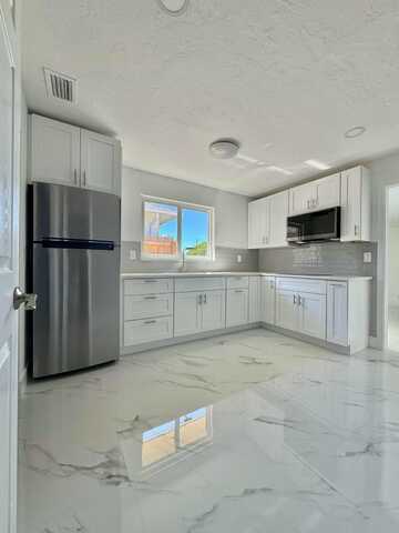 2826 Floral Rd B, Lake Worth, FL 33462