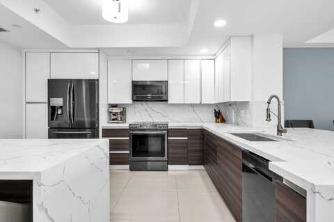 3330 NE 190th Street, Aventura, FL 33180