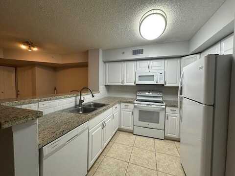 7888 Sonoma Springs 105 Circle, Lake Worth, FL 33463
