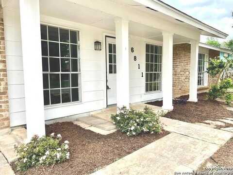 6811 Spring Manor, San Antonio, TX 78249