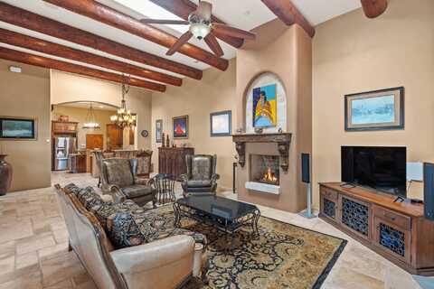 16 Calle Compa, Santa Fe, NM 87507