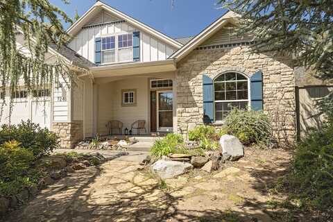 724 Williams Court, Medford, OR 97504
