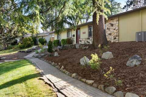 2406 Lyman Avenue, Medford, OR 97504