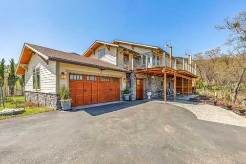 400 Mowetza Drive, Ashland, OR 97520
