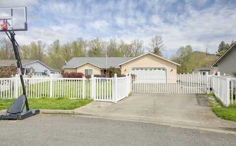 307 Outback Lane, Glendale, OR 97442