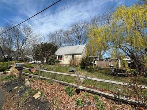 19 Wood Street, Warwick, RI 02889
