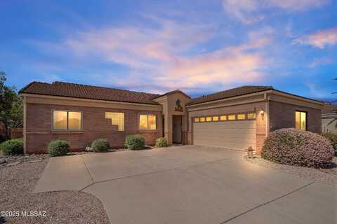 1902 E Canyon Wren Way, Green Valley, AZ 85614