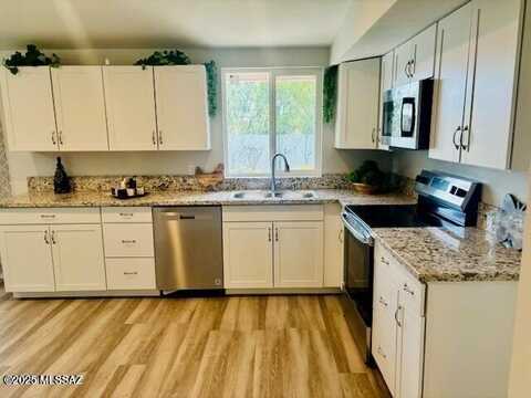 7122 E Eastland Street, Tucson, AZ 85710