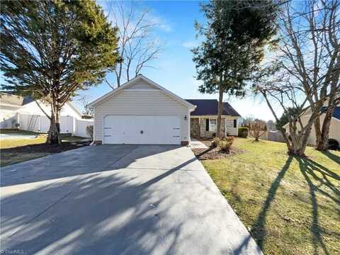 1525 Fiddlers Knoll Drive, Kernersville, NC 27284