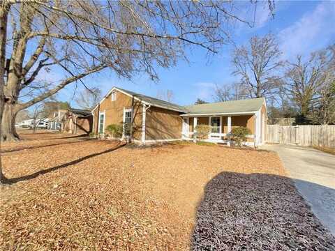 2809 Lamroc Road, Greensboro, NC 27407