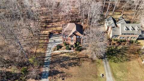 592 Doe Run Drive, Kernersville, NC 27284
