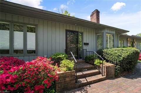 303 Parkway, Greensboro, NC 27401