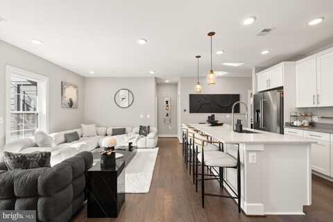 210 DECOVERLY DRIVE, GAITHERSBURG, MD 20878