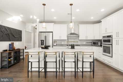 210 DECOVERLY DRIVE, GAITHERSBURG, MD 20878