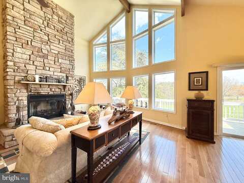 477 WAMPUM LANE, HEDGESVILLE, WV 25427