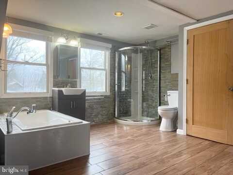 100 ERRICKSON AVENUE, MOORESTOWN, NJ 08057