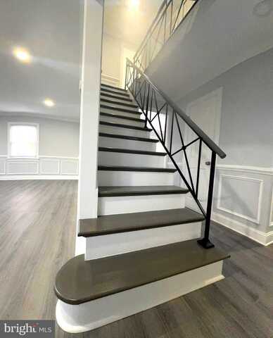 18 GRAYSON CIRCLE, WILLINGBORO, NJ 08046