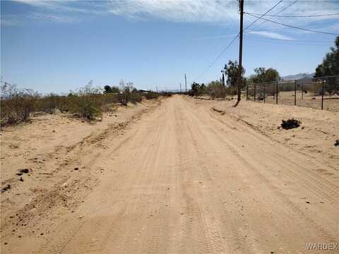 3456 N Lochiel Road, Golden Valley, AZ 86413