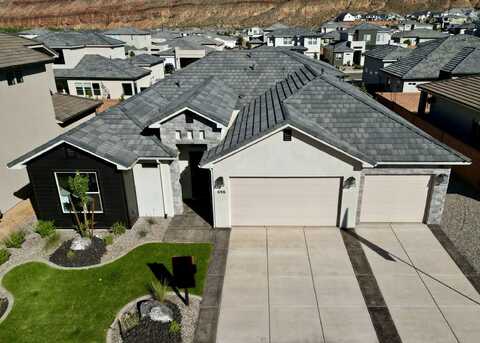698 Middle Creek DR, Washington, UT 84780