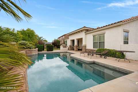 6694 S BANNING Street, Gilbert, AZ 85298