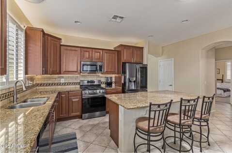 81 E ROCK WREN Drive, San Tan Valley, AZ 85143