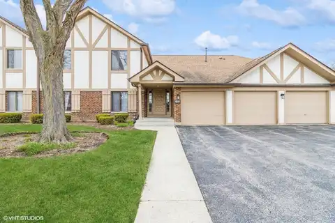 920 Surrey Drive, Schaumburg, IL 60193
