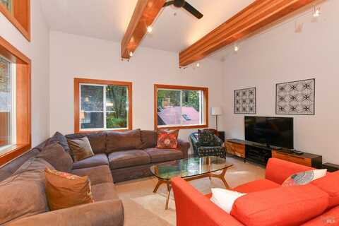 14978 Merry Lane, Guerneville, CA 95446