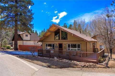 880 Edgemoor Road, Big Bear Lake, CA 92315
