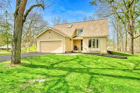 15 Tree Brook Drive, Penfield, NY 14625