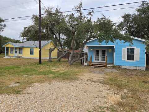 112 E Linden Street, Rockport, TX 78382