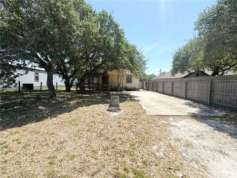 1009 Saunders Street, Aransas Pass, TX 78336