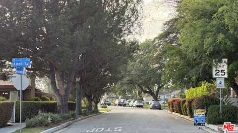 1747 Meadowbrook Rd, Altadena, CA 91001