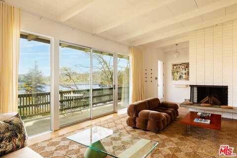 2001 Balmer Dr, Los Angeles, CA 90039