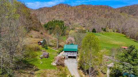 85 Woody Farm Road, Hot Springs, NC 28743