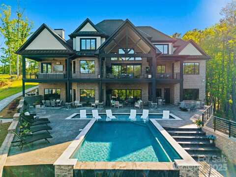 385 Squirrel Lane, Lake Wylie, SC 29710