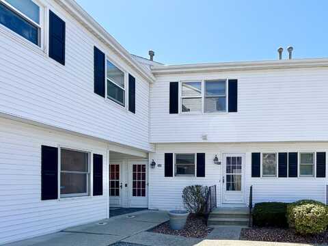 11 Commodore Commons, Derby, CT 06418