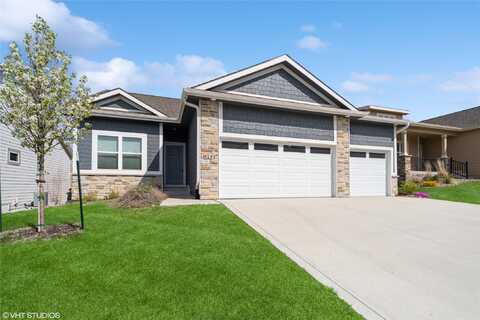 9131 Greenway Drive, West Des Moines, IA 50266