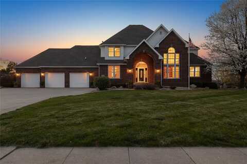 640 SE Woodcrest Drive, Waukee, IA 50263