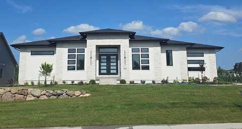 4611 Centennial Boulevard, Urbandale, IA 50323