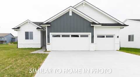 10123 NW 68th Avenue, Johnston, IA 50131