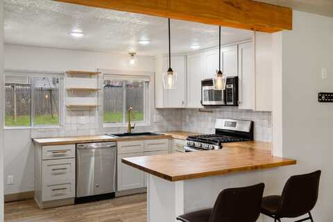 900 Circle Drive, Carlisle, IA 50047