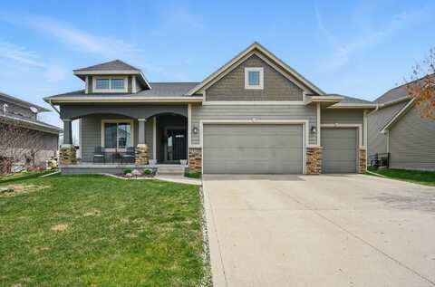 328 S 82nd Street, West Des Moines, IA 50266