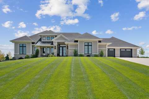 3047 SE Deer Run, Dyersville, IA 52040