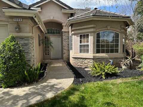 9899 Backer Avenue N, Fresno, CA 93720